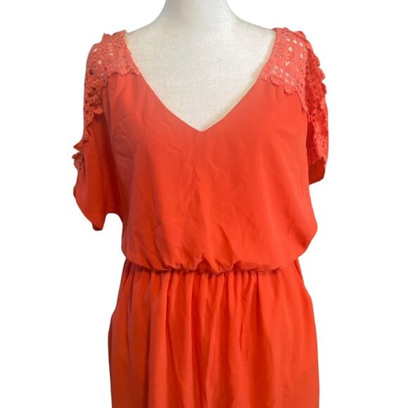 Alya Casual Coral Colored Mini Dress with Lace Detailing Size Medium - Picture 2 of 5